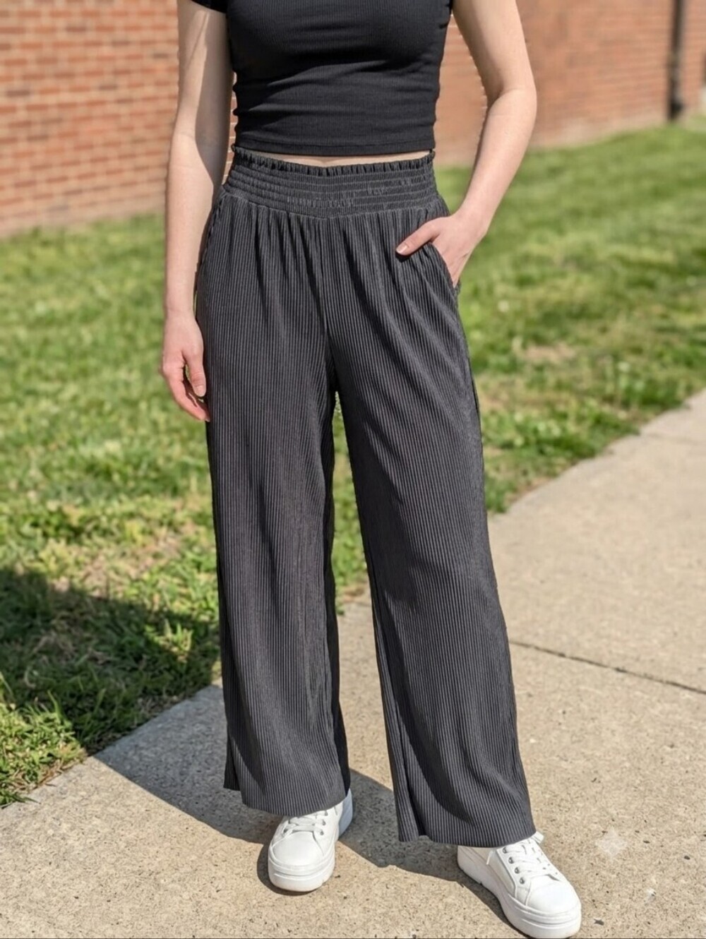 Ellen Tracy Black Micro Pleated Wide Leg Pants Small Smocked Waist Pockets